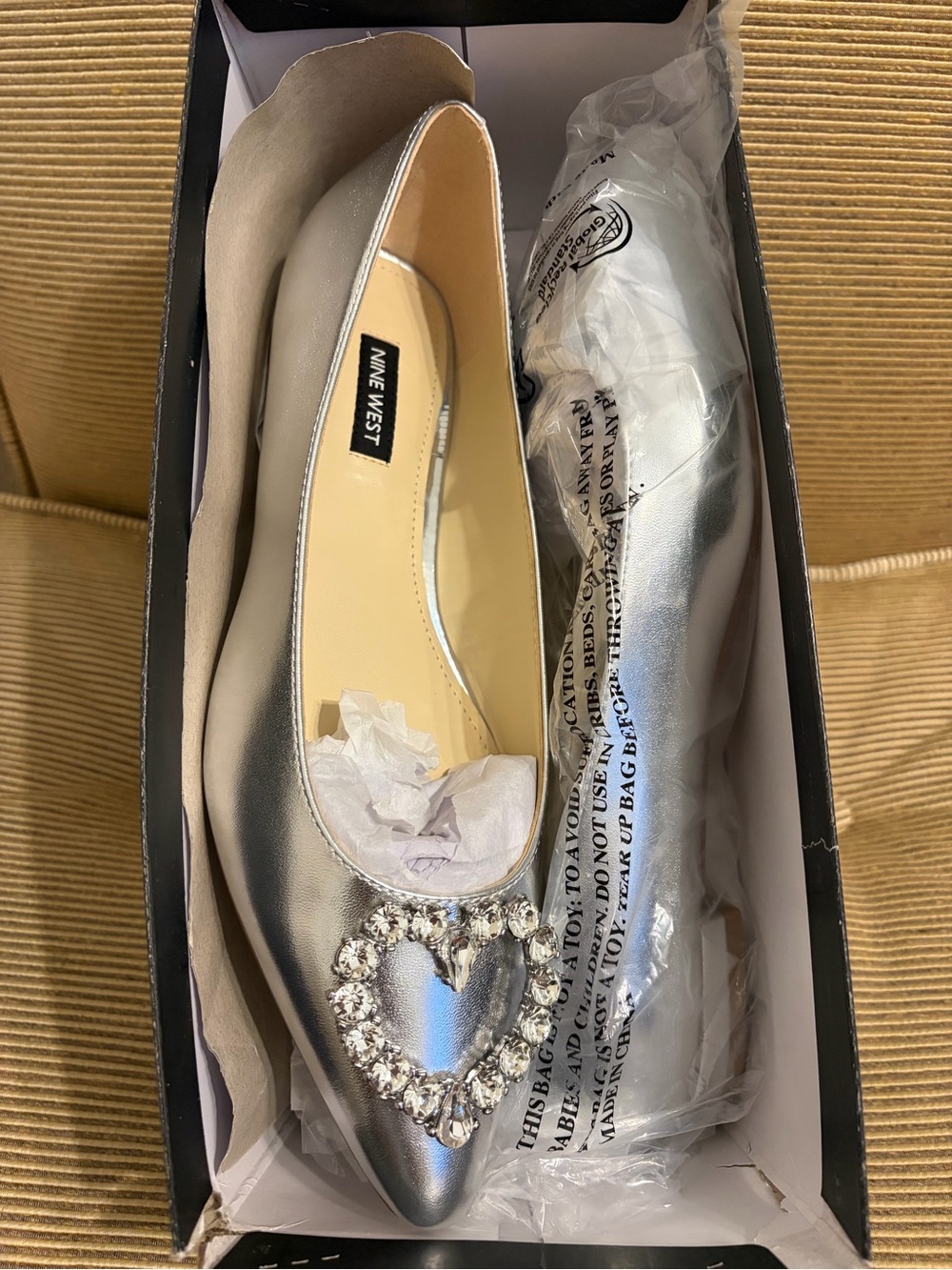 NWT Nine West Women’s Hearts 3 Pointy Toe Flats in Silver - Size 7.5